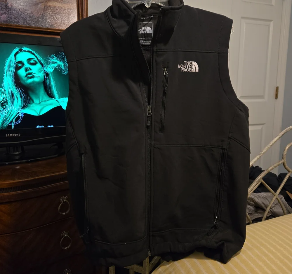 The North Face Black Men's Softshell Vest with Zip Chest Pocket